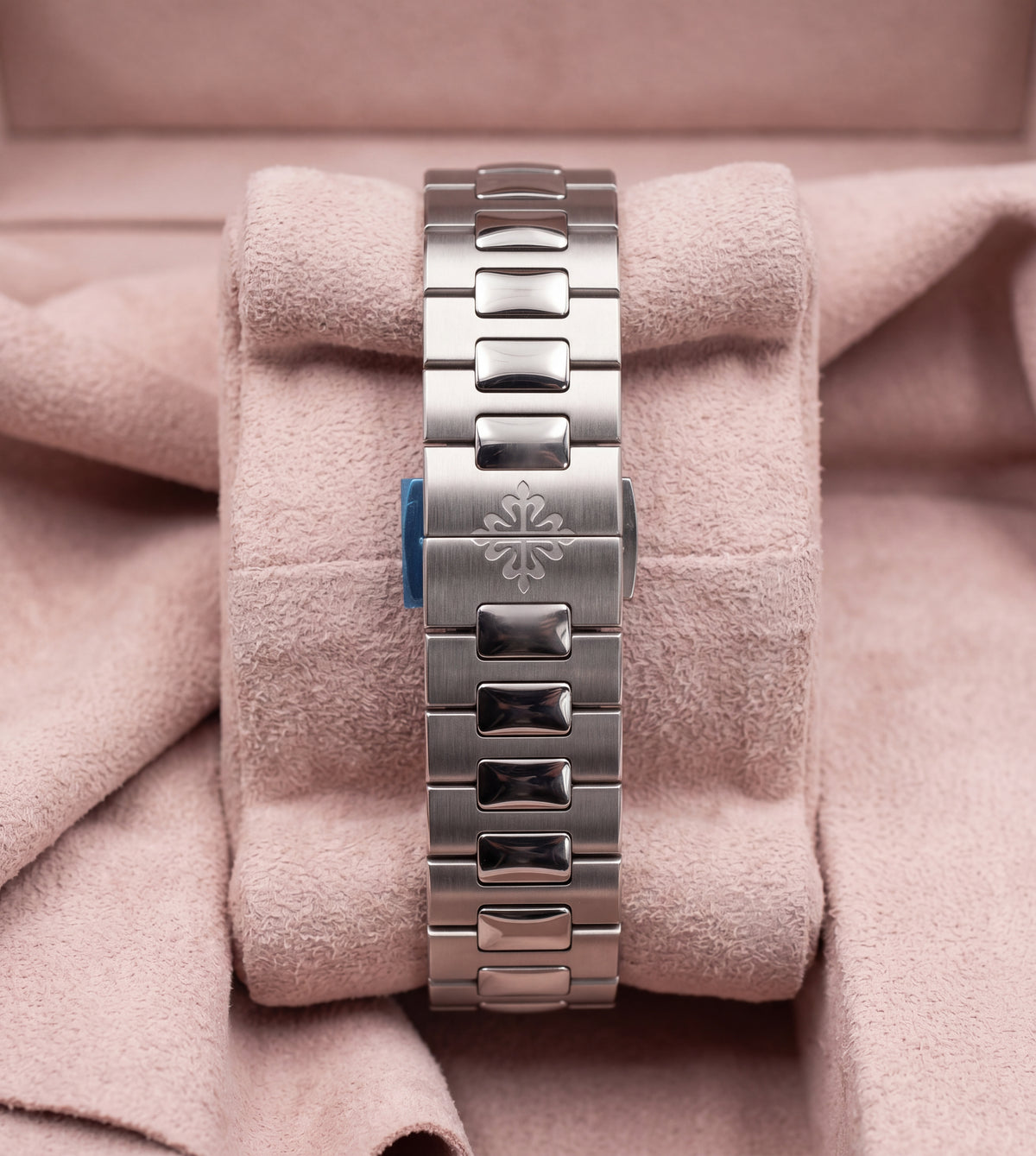patek 5811 white gold bracelet picture
